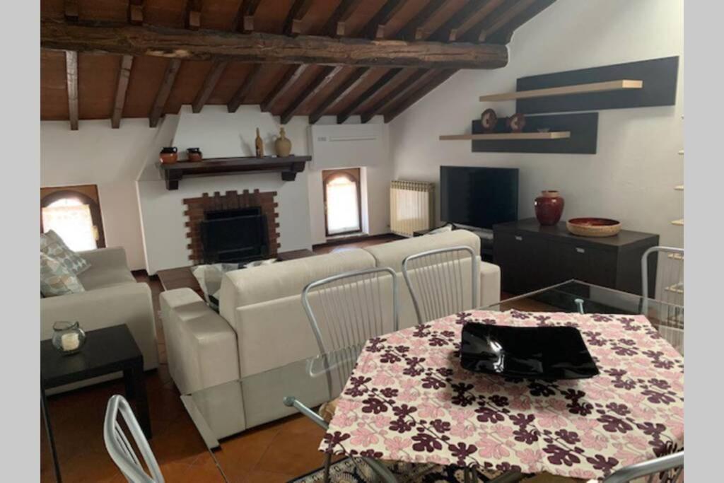 Daisy House: Nice Attic In The Historical Center Salò Zewnętrze zdjęcie